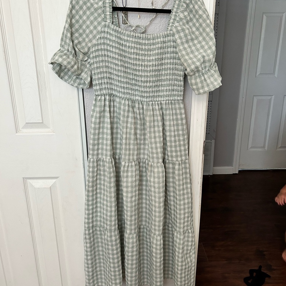 Gingham Smocked Dress in Green Neuflora Like